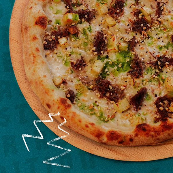 Pizza du mois de novembre chez Pizza Records à Sarlat : la pizza au canard